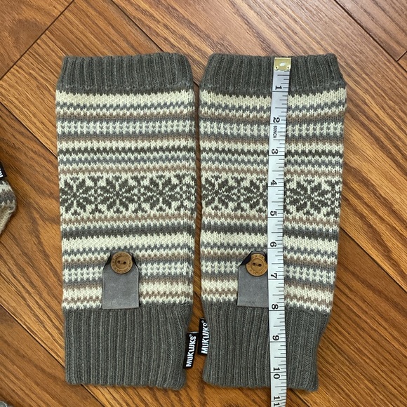 Mukluks woman’s snow bunny faux fur helmet knit hat and arm warmer sleeves 3pc - Picture 11 of 13